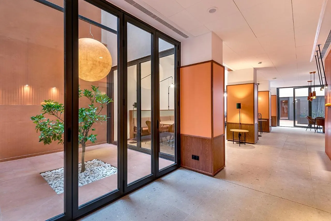 Hotel Orangine لوسبيتاليت دي يوبريغات