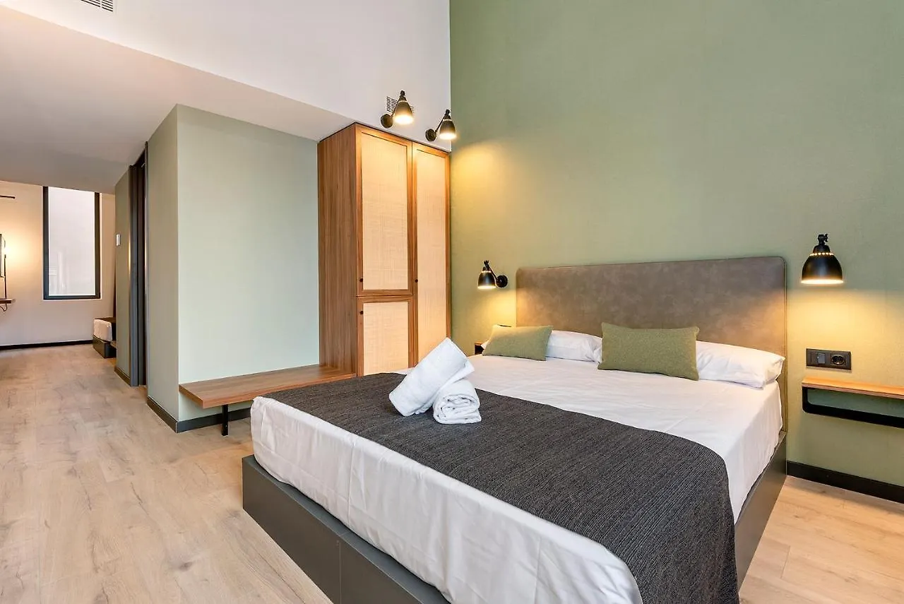 Hotel Orangine لوسبيتاليت دي يوبريغات
