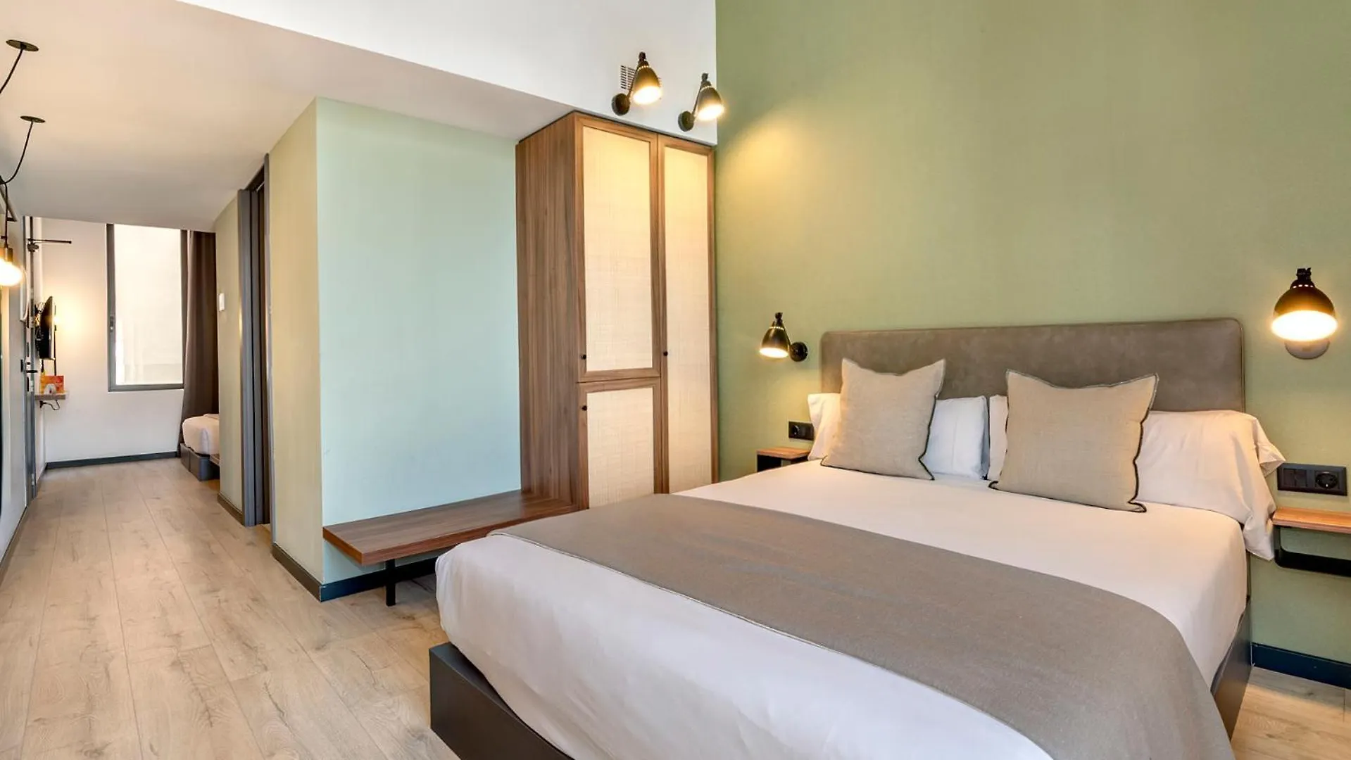 Hotel Orangine لوسبيتاليت دي يوبريغات