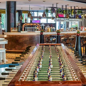 Отель Novotel Barcelona Cornella